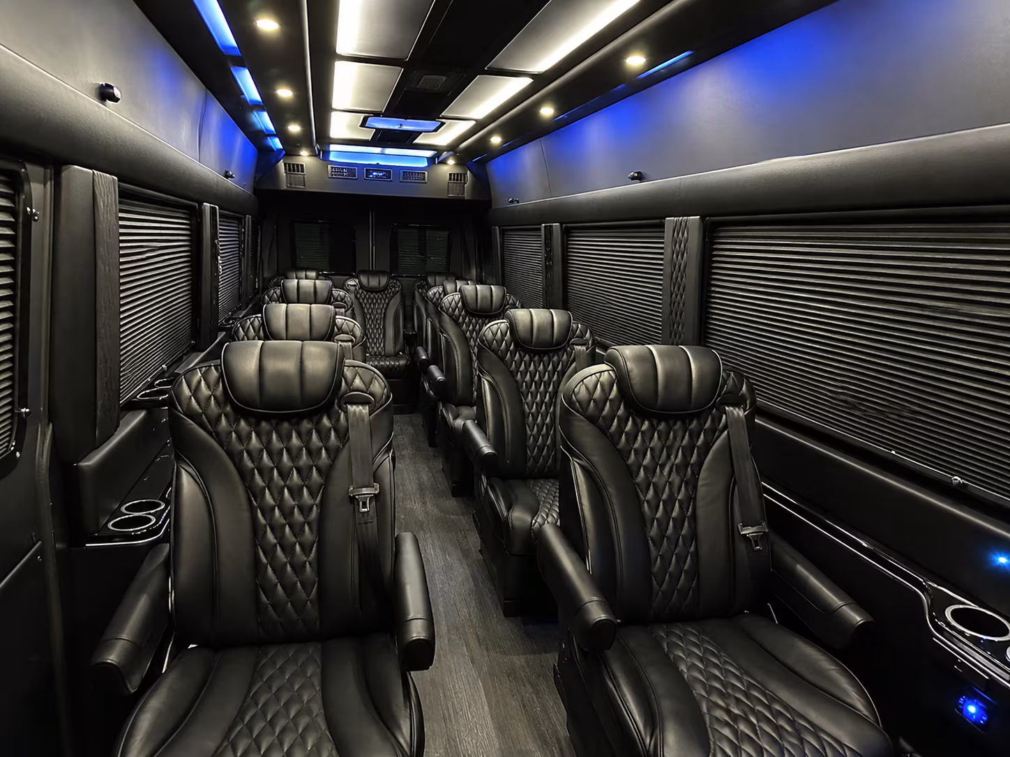 book a bus for your next airport transfer 2